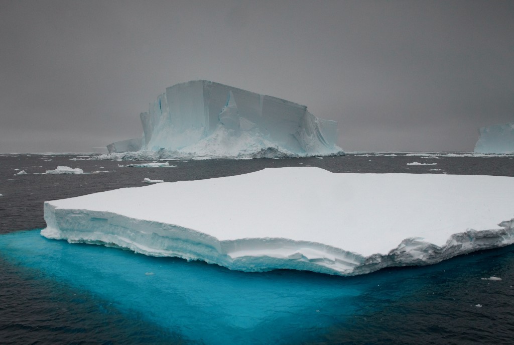 East Antarctica Cruises | Commonwealth Bay | Heritage Expeditions