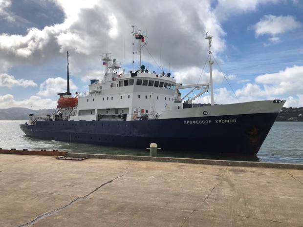 Spirit of Enderby pulls out of Port of Otago