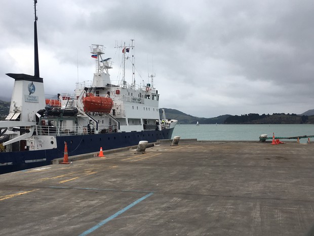 Spirit of Enderby Departing Christchurch