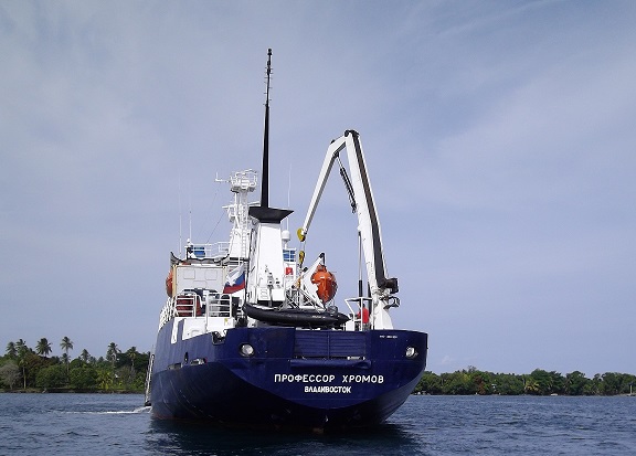 © I. Wilson, Heritage Expeditions - Spirit of Enderby in Madang